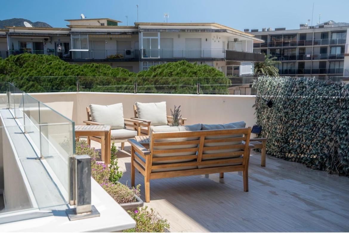 M A R I V E N T Suite With Bathroom And Terrace 50 M2 Росас Экстерьер фото